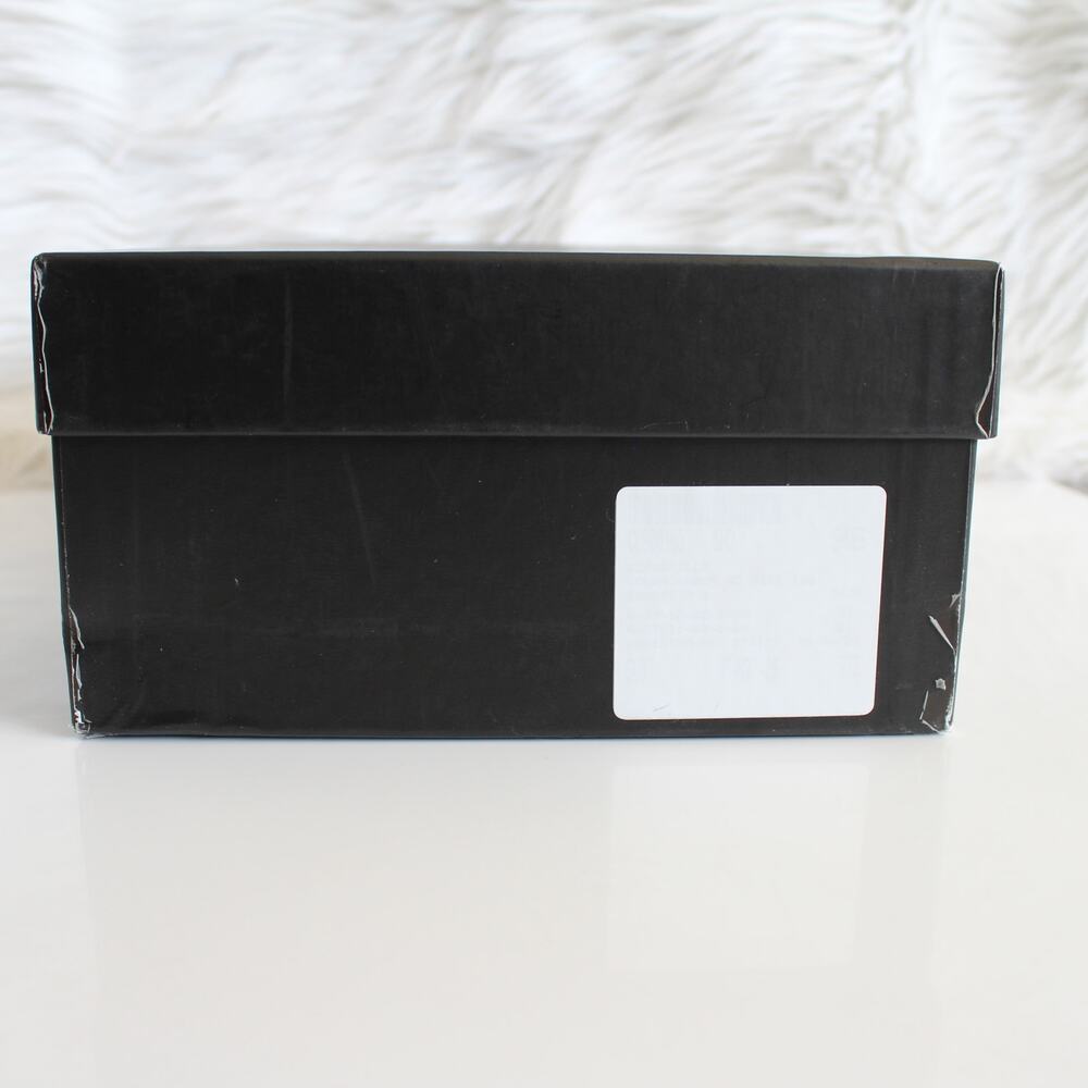 New Versace Pink & Gold Chain Graphic-Print Canvas Slip-On Espadrilles - Picture 13 of 14